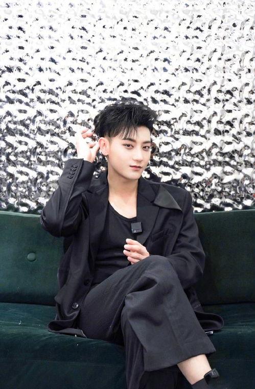 圈内爆料黄子韬徐艺洋,揭秘娱乐圈的神秘恋情  第1张